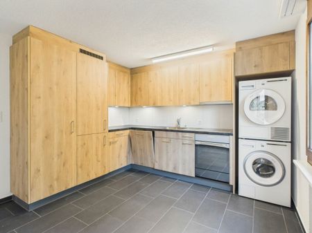 neu sanierte 4.5 Zimmer-Wohnung mit Balkon - Foto 2