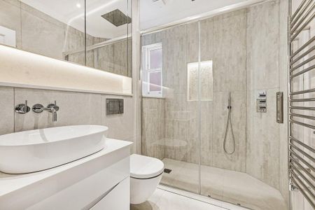 4 bedroom flat to rent - Photo 2