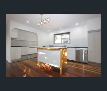 12 Bernice Street, Loganlea, Qld 4131 - Photo 4