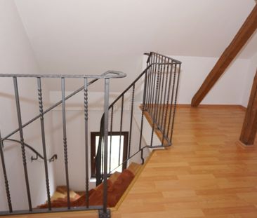 Romantische Dachgeschoss-Wohnung mit Sichtbalken - Photo 1