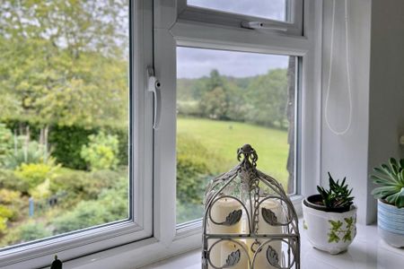 4 bedroom detached house to rent - Photo 3