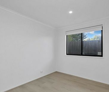 Renovated Family Home in Quiet Court Location - Photo 2