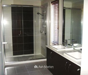 168 Linsell Boulevard, Cranbourne East, VIC 3977 - Photo 5