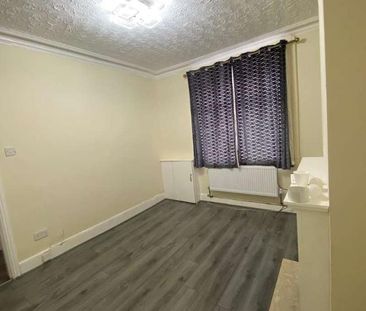 Stoke-on-trent, ST4 - Photo 5