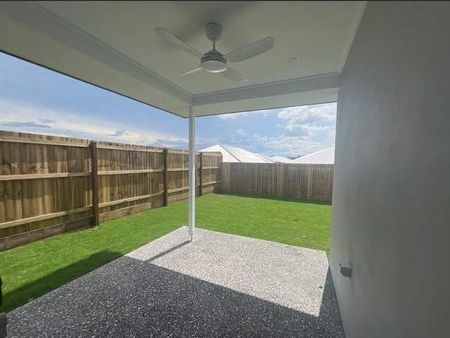 14 Cicely Circuit, Greenbank - Photo 5
