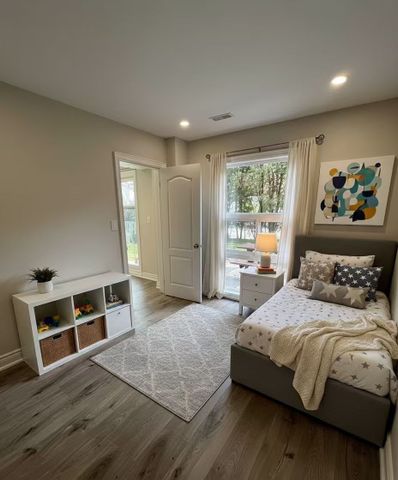 For Lease - 92 Heatherside Drive Unit# Main, Toronto, Ontario - Photo 2