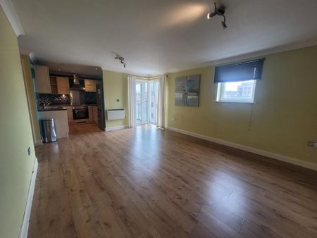 2 bedroom flat to rent - Photo 2