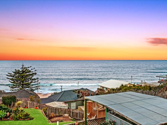 Charming Cottage By The Sea - Photo 1