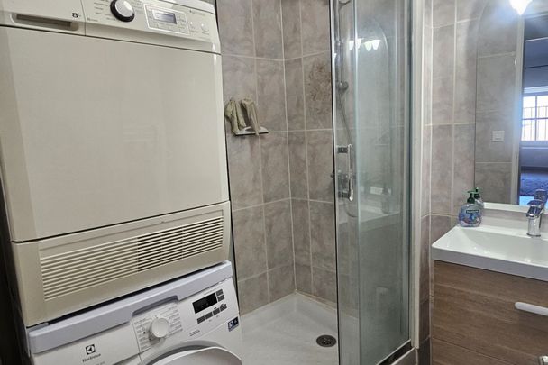 Camaret sur Aigues centre, T3 en duplex - Photo 1