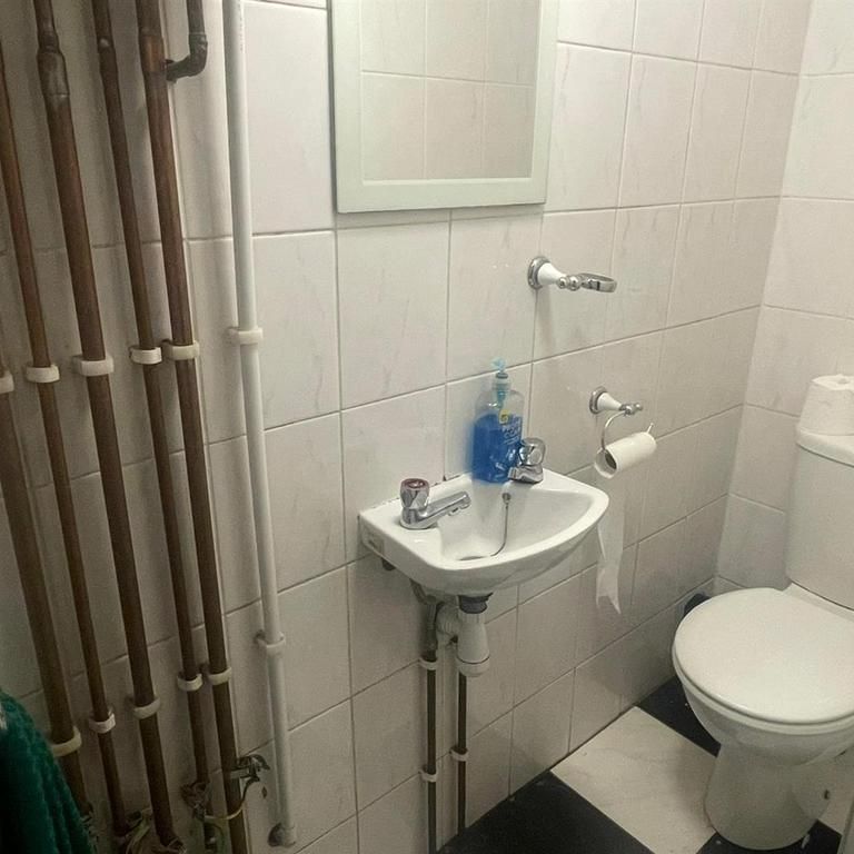 5 bedroom private hall to rent - Photo 1