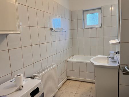 Garsoniera spațioasă 40mp anl Reșița - Fotografie 5