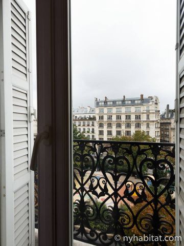 Logement à Paris, Location meublée - Photo 2