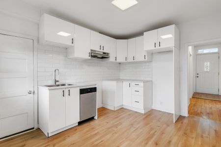 759 3e Avenue - Photo 2