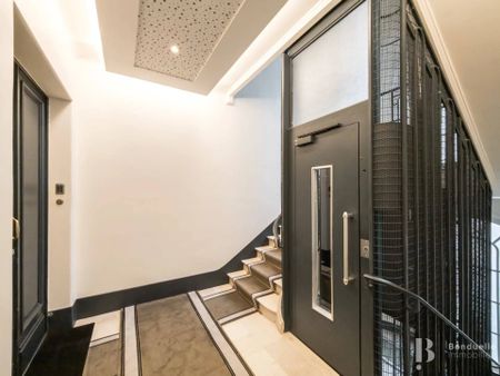 Rental Apartment Paris 8th - Photo 2