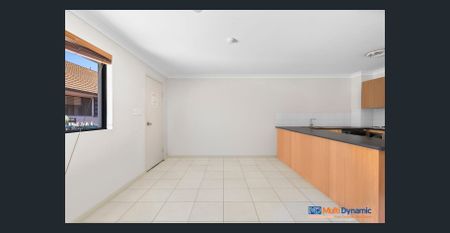 share room in 2 Bedroom 2 Bathroom Fully Furnished Apartment – Close to Griffith University & Hospital- short term available - Photo 4