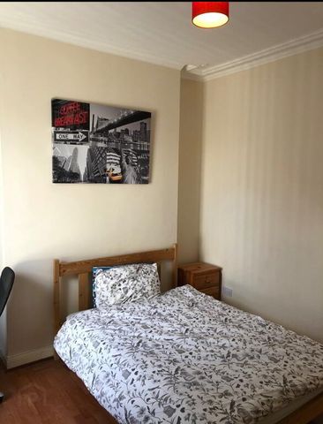 Room 3 22 Cliftonville Avenue, Belfast, BT14 6BX - Photo 2
