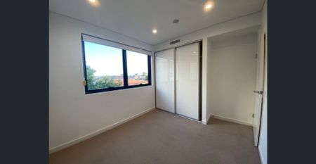 Modern 2 Bedroom Far From The Main Road - Photo 5