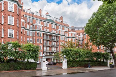 A well located ground floor apartment in a purpose built building with a porter - Photo 5