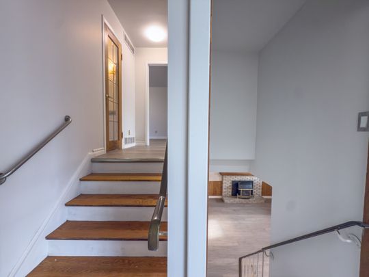 For Lease - 343 Bronte Road, Oakville, Ontario - Photo 1