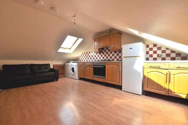 3 bedroom flat to rent - Photo 1