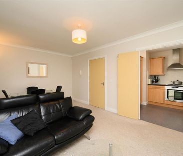 2 bedroom flat to rent - Photo 6