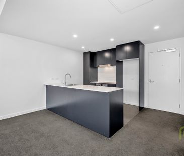 Modern Apartment in ideal location - Photo 5