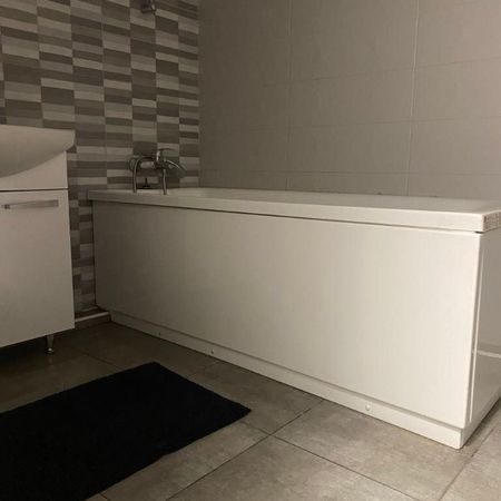 Apartament cu 2 camere de inchiriat in zona Piata Victoriei - Fotografie 3