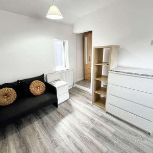 Coventry, CV6 - Photo 2