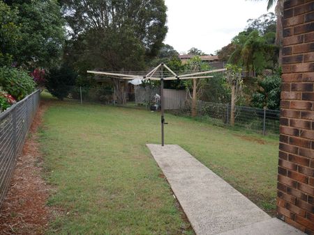 VERY TIDY 3 BEDROOM DUPLEX UNIT IN GOONELLABAH - Photo 2