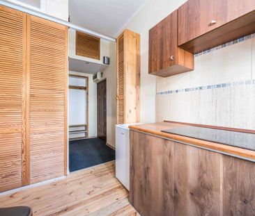 Przestrzeń na Jeżycach — kawalerka do pracy - Zdjęcie 1