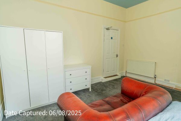 Room 1, 38 Heslington Road - Photo 1