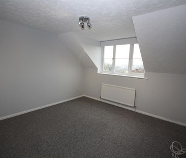 1 bedroom Terraced House to let - Photo 2