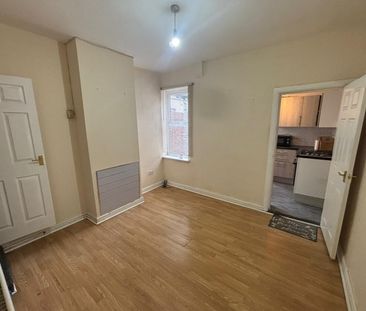Cross Road, Foleshill - Photo 3