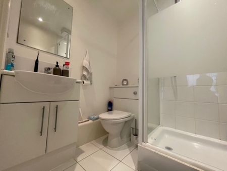 2 bedroom Apartment to rent - Photo 5