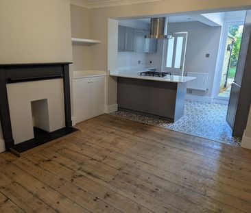 3 bedroom terraced house to rent - Photo 6