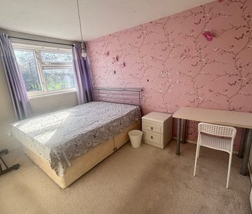 Symons Close - Photo 4