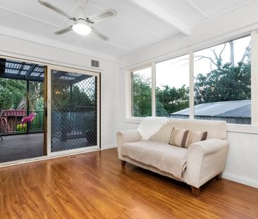 LOCATION! LOCATION! LOCATION! - Photo 6