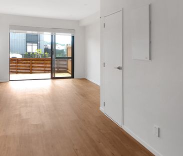 HOBSONVILLE - Terrace House - Photo 3