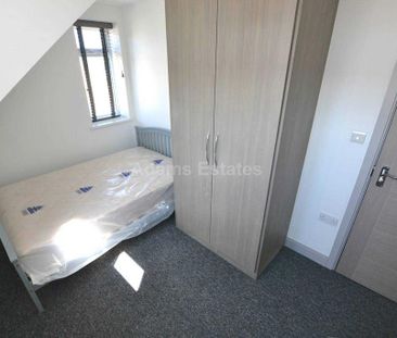 3 bedroom flat to rent - Photo 6