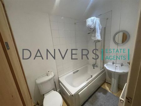 3 bedroom terraced house to rent - Photo 5