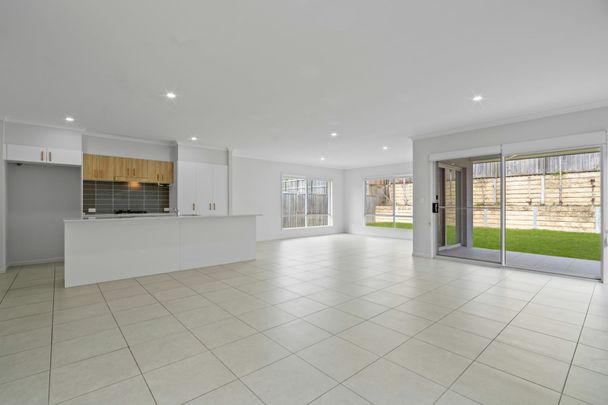 Stylish Family Home in Pimpama - Photo 1