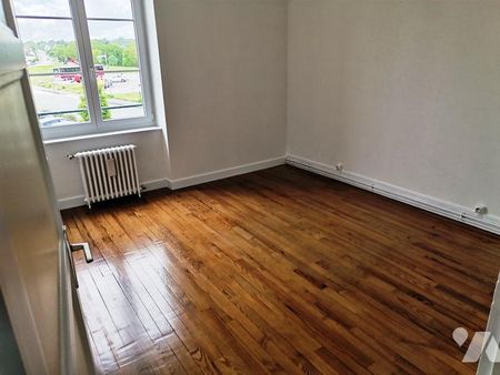 FALAISE: Au pied du château: Appartement au 1er étage 3 chambres, cave, balcon - Photo 4