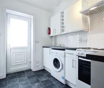 1 bedroom end of terrace house to rent - Photo 2