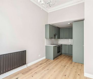 A beautifully presented two bedroom flat on Devonshire Terrace - Photo 3