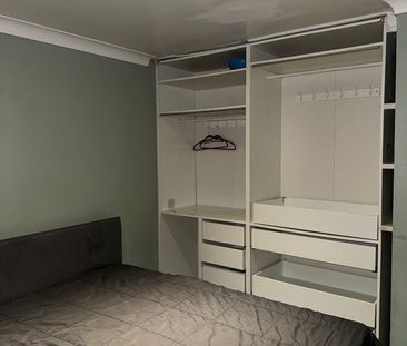 Room in a Shared House, Allhallows Road, E6 - Photo 5