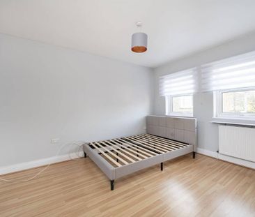 4 bedroom detached house to rent - Photo 3