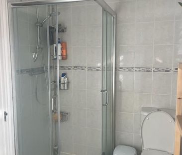 Room in a Shared House, Ravenshurst Avenue, NW4 - Photo 1