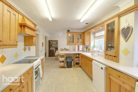 4 bedroom end of terrace house to rent - Photo 3