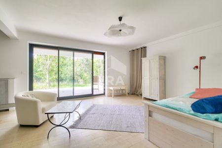 Tout savoir sur cette maison dans le quartier Beau Site-Pommerets-Binelles, à Sèvres - Photo 2