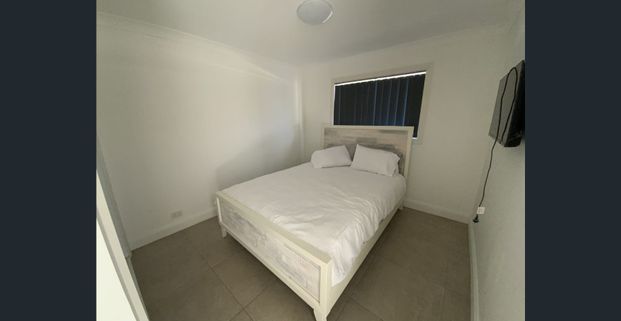 Two bedrooms free standing home. - Photo 1